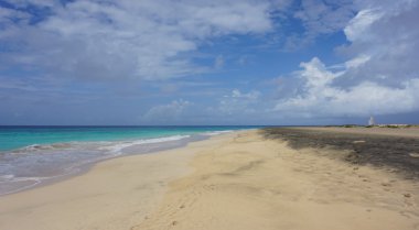 Afrika tropikal plaj