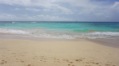 Afrika tropikal plaj