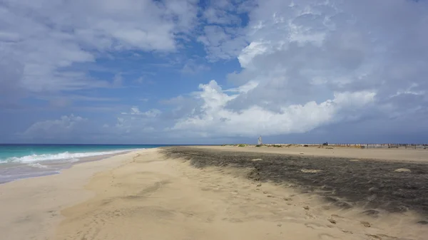 Tropischer strand in afrika — Stockfoto