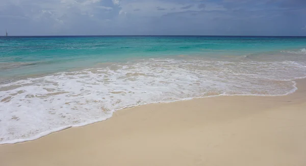 Tropisch strand in Afrika — Stockfoto