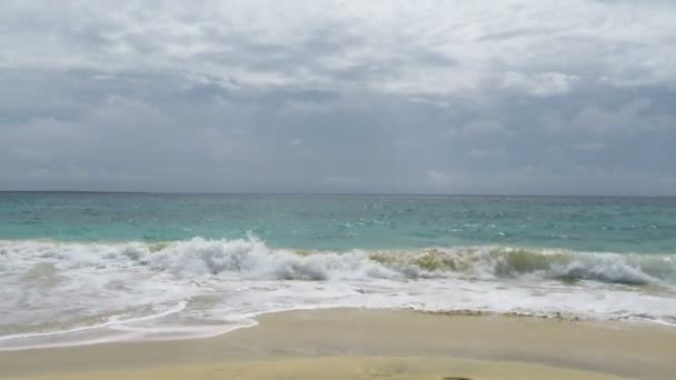 Playa tropical en la isla de sal en el cabo verde — Vídeos de Stock
