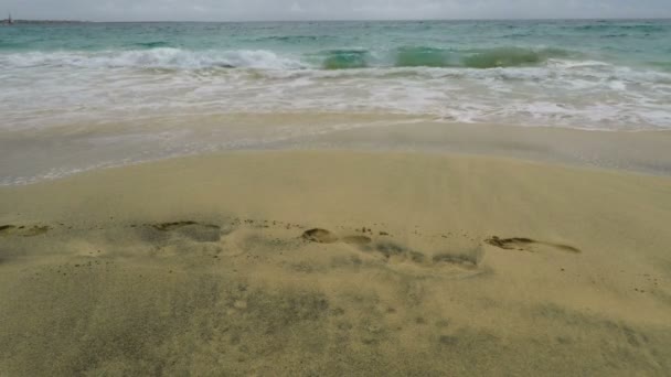 Тропический пляж на острове Сал в Кабо-Верде — стоковое видео
