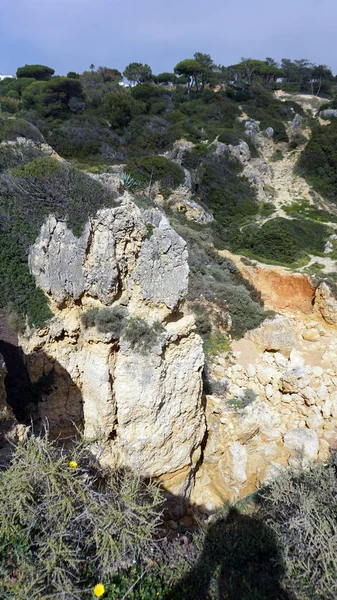 Evaristo kayalıklarla — Stok fotoğraf