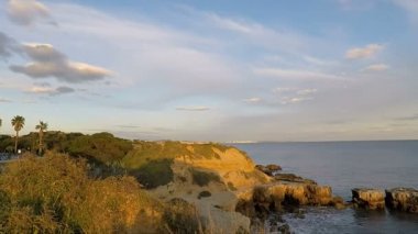 vahşi algarve kıyısında