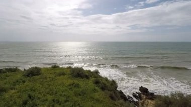 vahşi algarve kıyısında