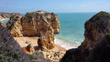 Portekiz Algarve kıyısında