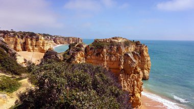 Portekiz Algarve kıyısında