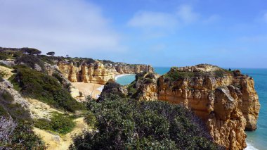 Portekiz Algarve kıyısında