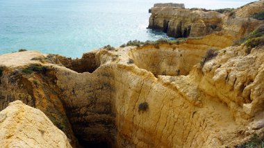 Portekiz Algarve kıyısında