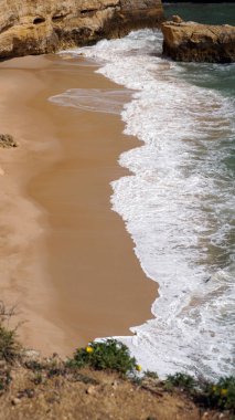 Portekiz Algarve kıyısında