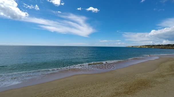 Geweldige kust van de algarve in portugal op de lentetijd — Stockvideo