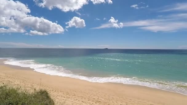 Geweldige kust van de algarve in portugal op de lentetijd — Stockvideo