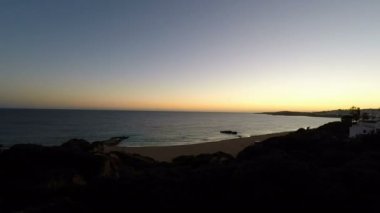 Prainha beach algarve adlı