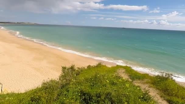 Playa de prainha en el algarve — Vídeo de stock