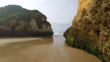 Prainha beach algarve adlı