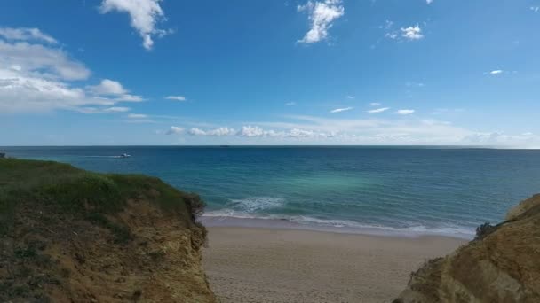 Praia da senhora de rocha — Vídeo de Stock