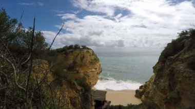 Senhora de defne rocha algarve sahilinde