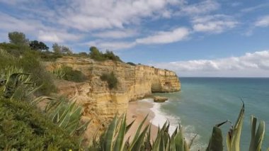 Algarve coast marinha yakınında