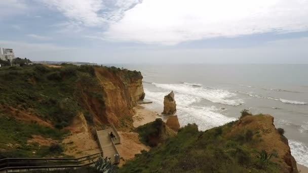 Rocha baai op de algarve — Stockvideo