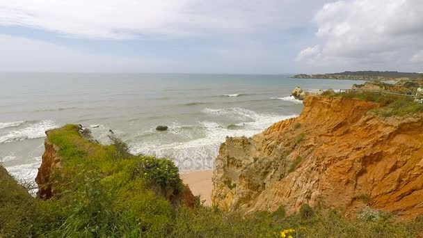 Bahía de rocha en el algarve — Vídeos de Stock