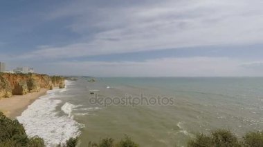 vahşi algarve kıyısında