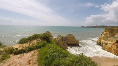 vahşi algarve kıyısında