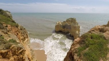 vahşi algarve kıyısında