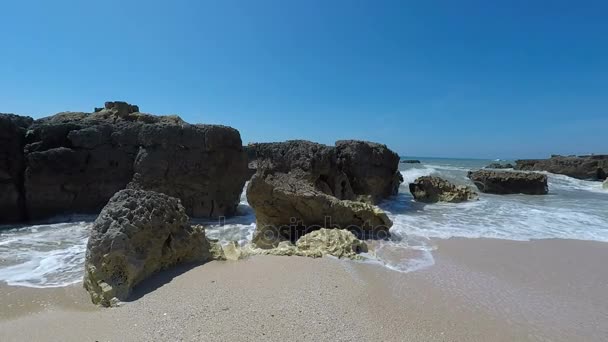 Evaristo strand van de algarve — Stockvideo