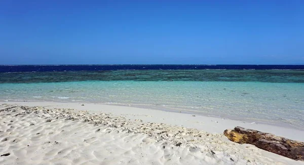 Insel im tropischen Paradies — Stockfoto