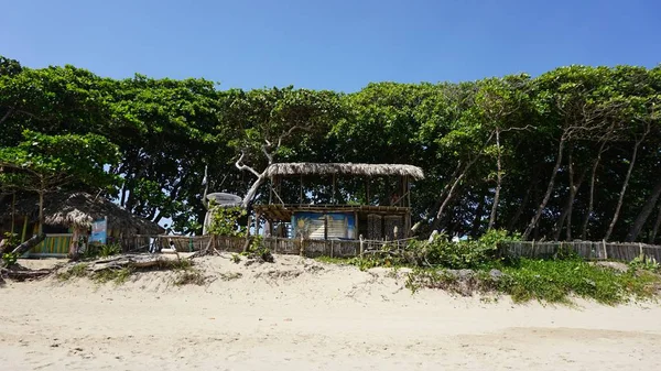 Spiaggia di rifugio tropicale — Foto Stock