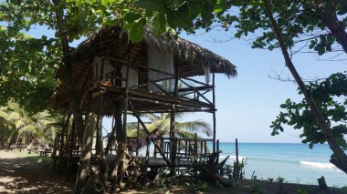 tropikal plaj kulübe