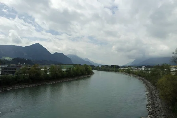 Kleiner, aber wilder Fluss — Stockfoto