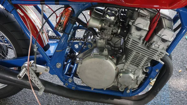 eski motorlu bisiklet