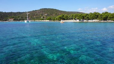 Hırvat denizin mavi lagün