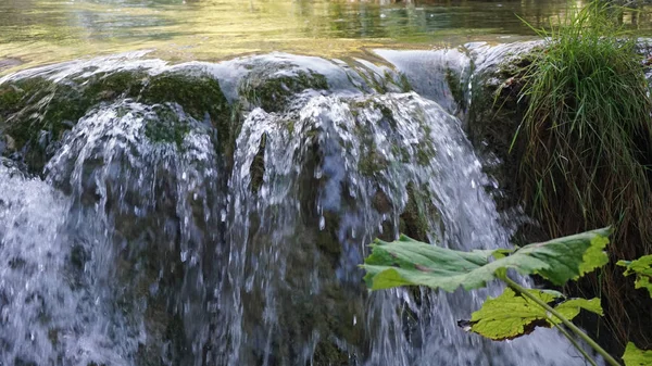 Εκπληκτικό τοπίο στο λιμνών plitvice στην Κροατία — Φωτογραφία Αρχείου