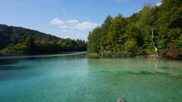 Дивовижний краєвид на Плітвицьких озер в Хорватії — стокове фото