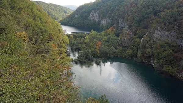 Amazing landscape at the plitvice lakes in croatia — Stock Photo, Image