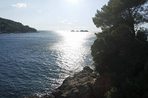 Erstaunliche natürliche Strand in der kroatischen Stadt Dubrovnik — Stockfoto