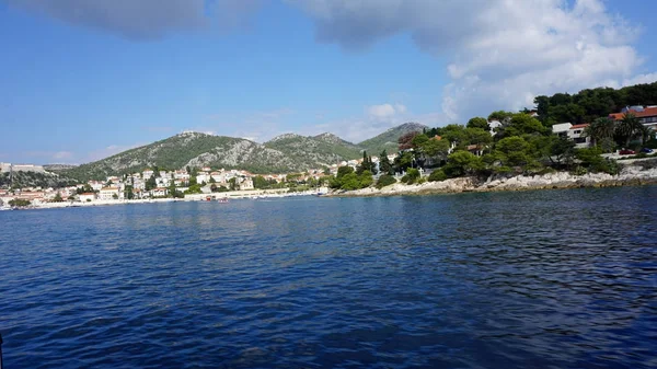 Удивительное природное побережье острова Хвар в Хорватии — стоковое фото