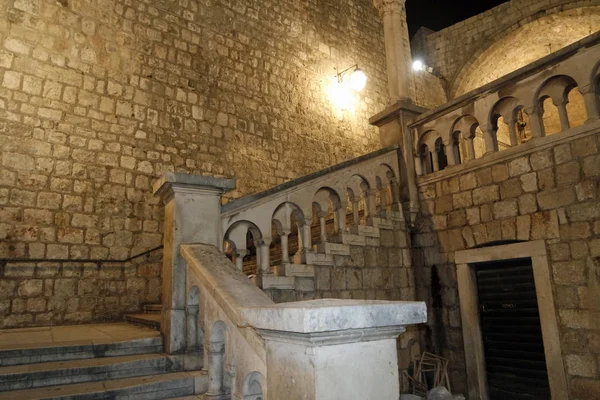 Casco antiguo histórico de dubrovnik en croacia — Foto de Stock