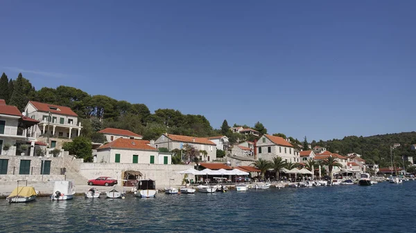 Wyspie trogir w Chorwacji, w morze śródziemnomorskie — Zdjęcie stockowe