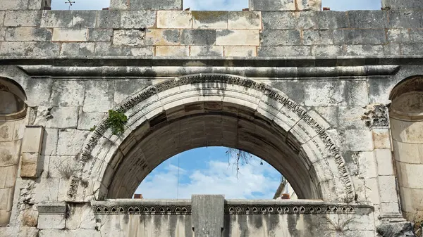 在克罗地亚城市斯普利特 diocletians 宫 — 图库照片