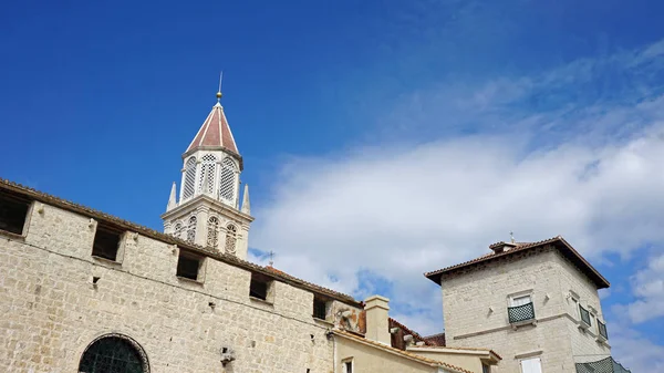 Igreja na cidade croata de trogir — Fotografia de Stock