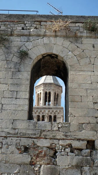 クロアチアの都市スプリトの diocletian 宮殿 — ストック写真
