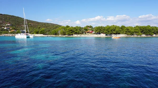 Laguna azul en el mar croata — Foto de Stock