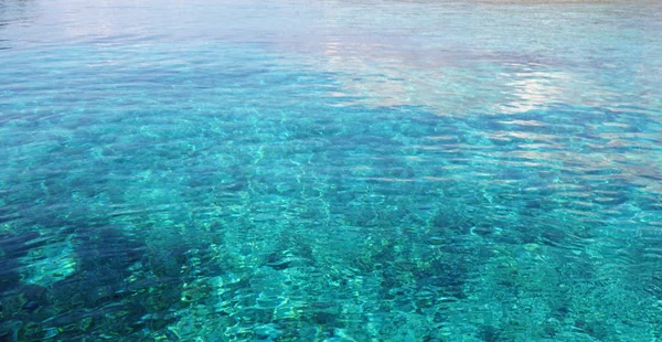 詳細は、深い青色の海から撮影 — ストック写真