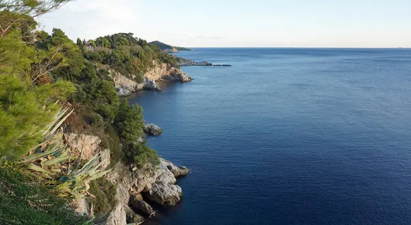 Erstaunliche natürliche Strand in der kroatischen Stadt Dubrovnik — Stockfoto