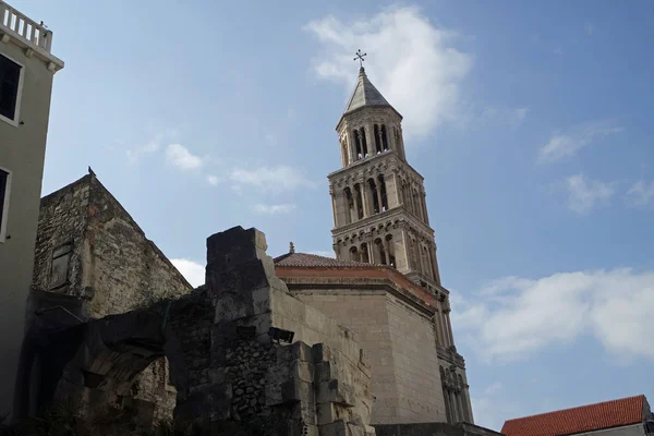 クロアチアの都市スプリトの diocletian 宮殿 — ストック写真