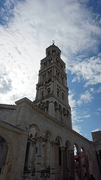 Palácio diocleciano na cidade croata dividida — Fotografia de Stock