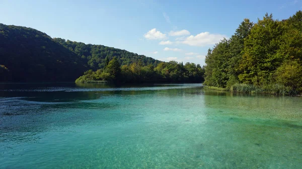 Increíble paisaje en los lagos de plitvice en Croacia — Foto de Stock